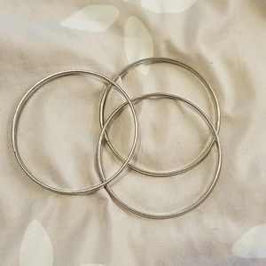 Fashion bangles
